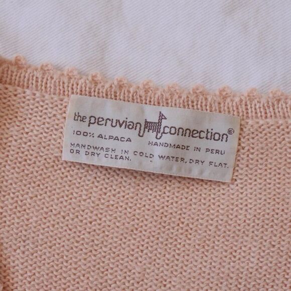 Vintage 90s Peruvian Connection super soft alpaca sweater - Picture 4 of 9